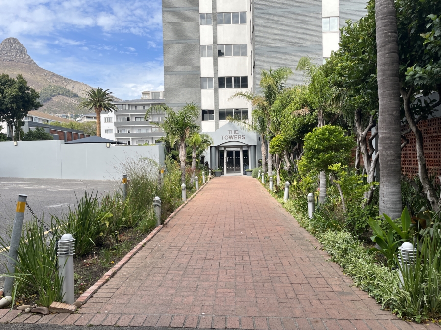 To Let 1 Bedroom Property for Rent in Sea Point Western Cape